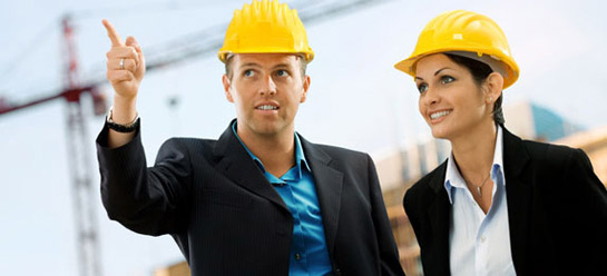 dos arquitectos de un estudio de arquitectura